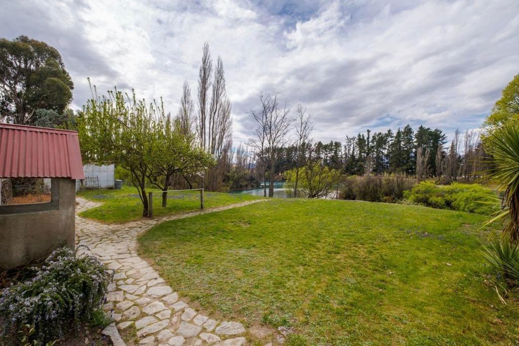 Wanaka Stone Cottage - Wanaka Holiday Home Exterior photo